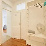 Διαμέρισμα Cozy With Castel View Lisboa