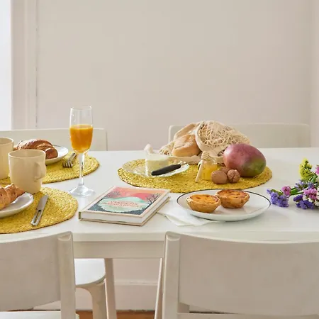 Cozy With Castel View Daire