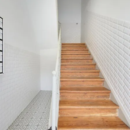 Daire Cozy With Castel View *