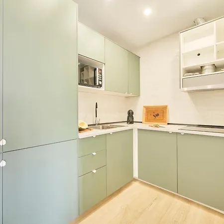 Cozy With Castel View Daire