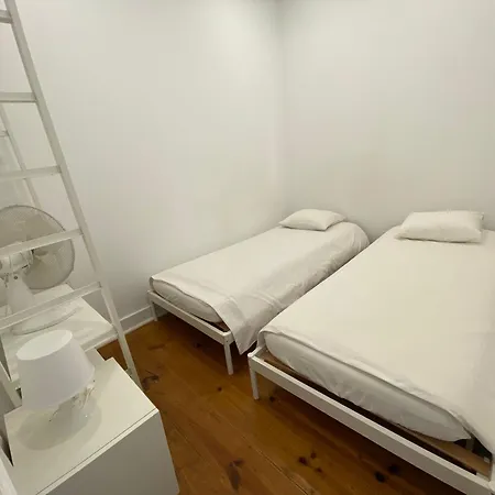 Cozy With Castel View Appartamento